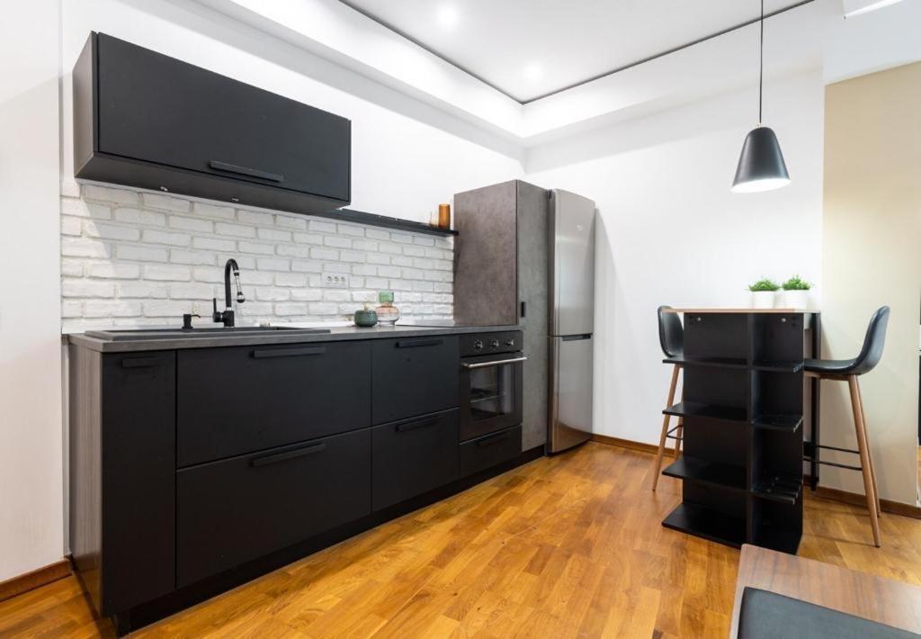 Wonderful Victorie Apartment Bucharest Exterior photo