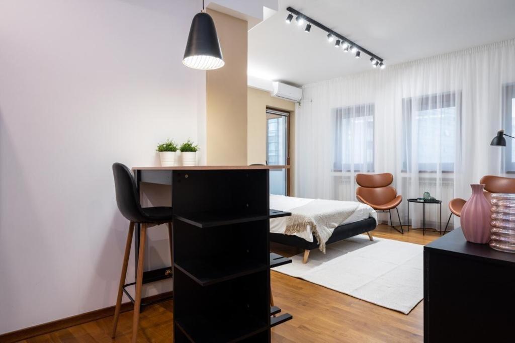 Wonderful Victorie Apartment Bucharest Exterior photo