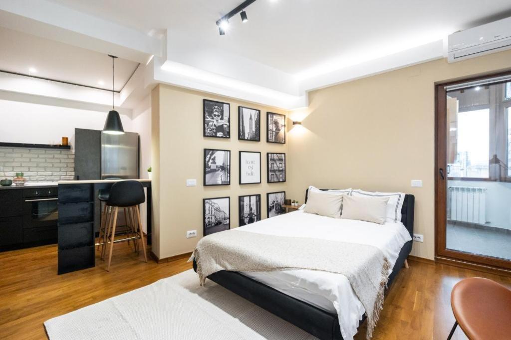 Wonderful Victorie Apartment Bucharest Exterior photo